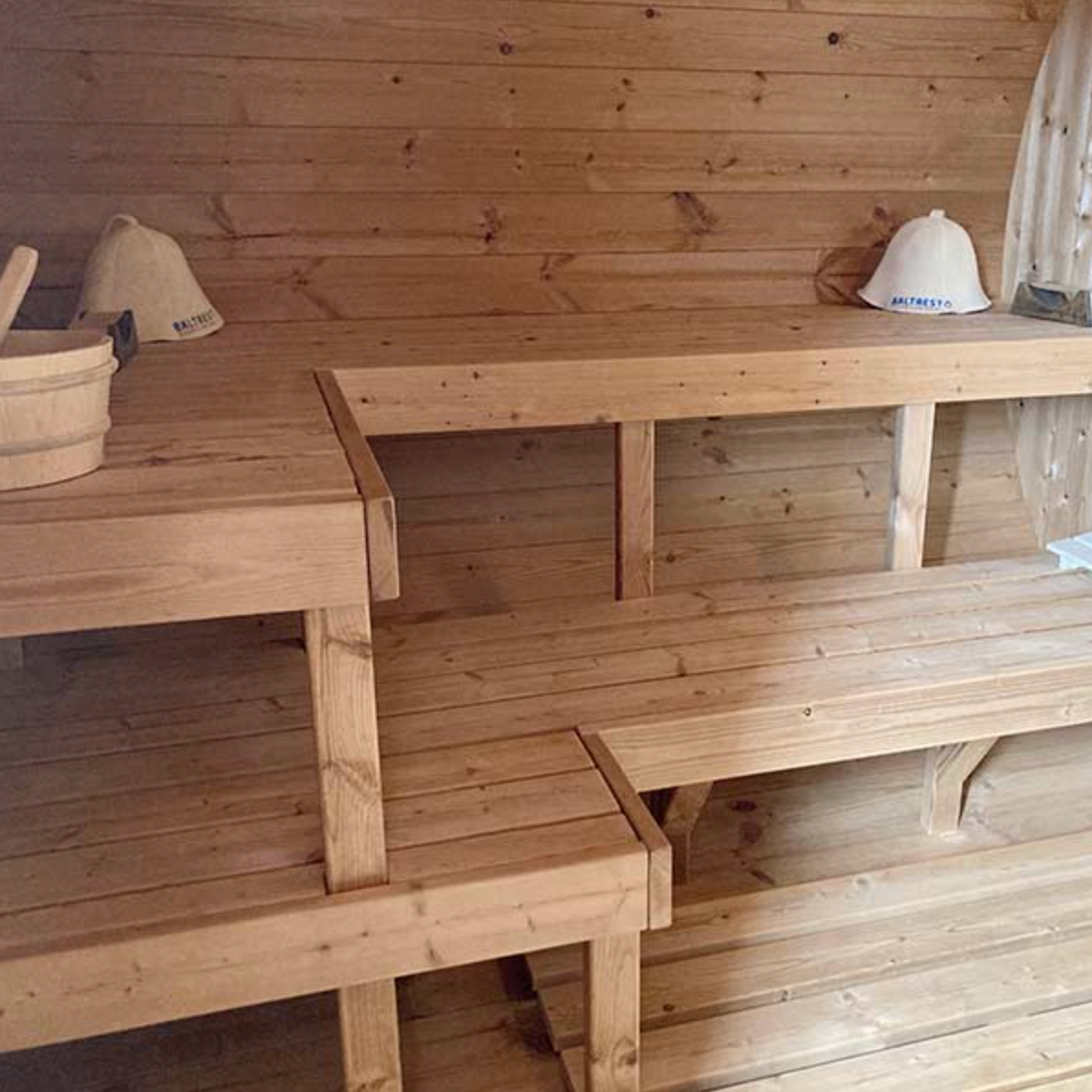 Oval Outdoor Sauna for 4 persons